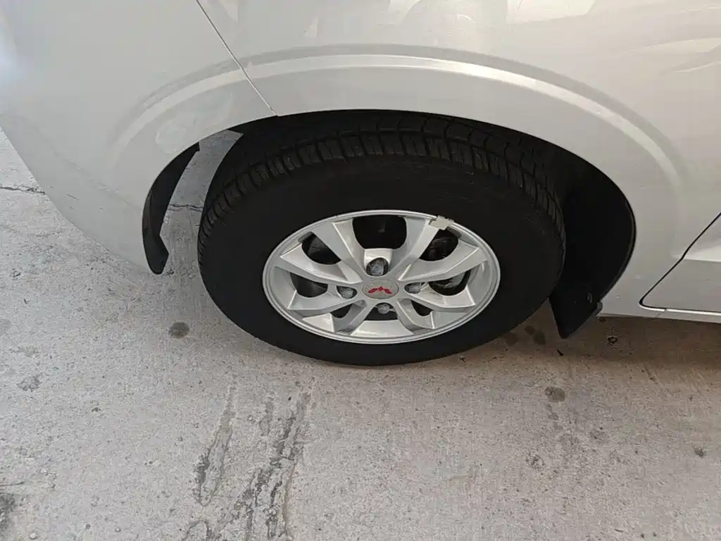 Wuling Hongguang V — миниатюра 23