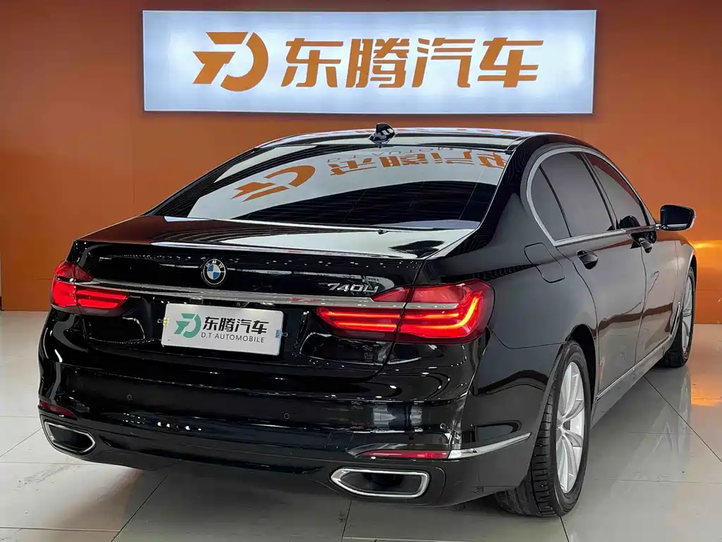 BMW 7 Series — миниатюра 5