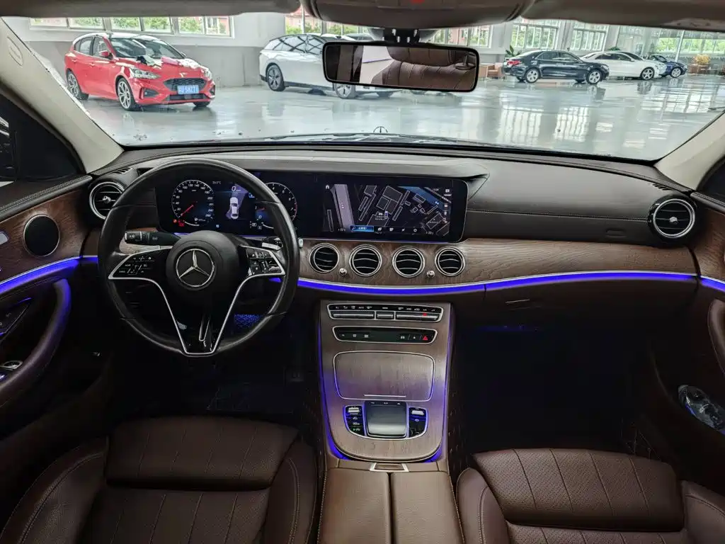 Mercedes-Benz E-Class — миниатюра 21