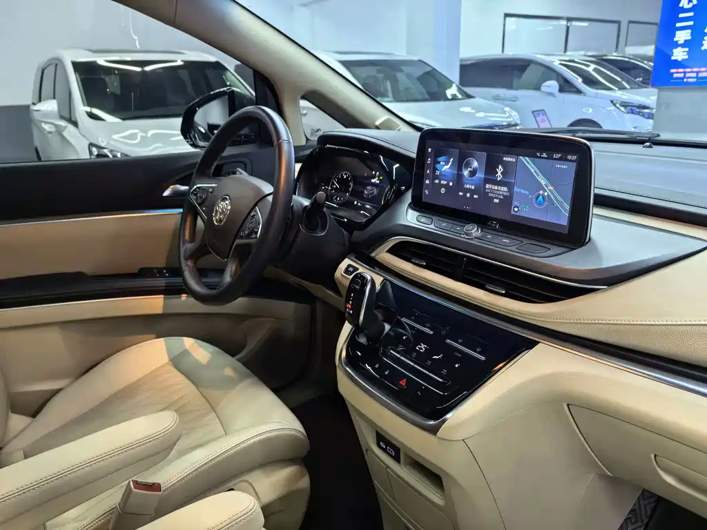 Buick GL8 2023 Luxury