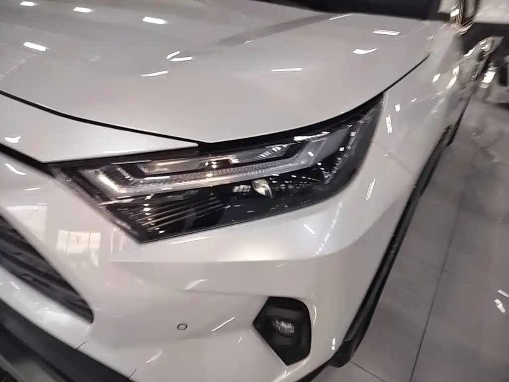 Toyota RAV4 — миниатюра 24
