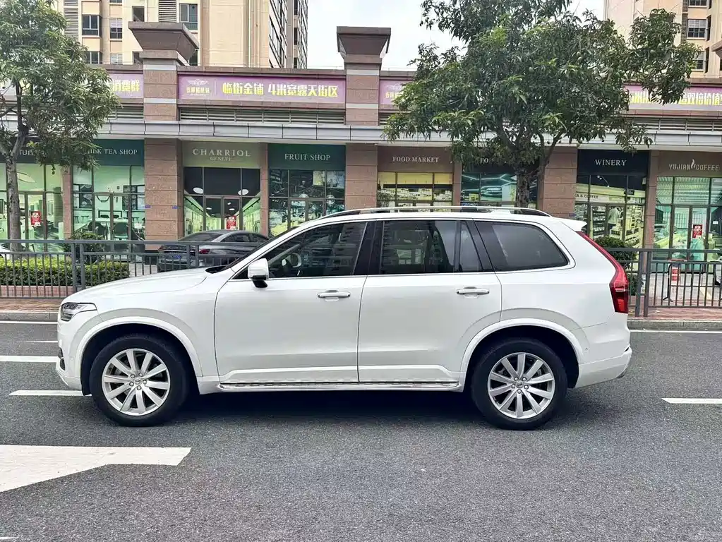 Volvo XC90 — миниатюра 3