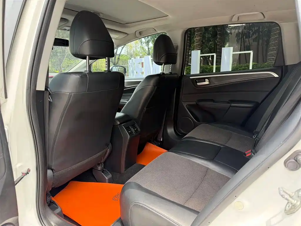Honda Jade 2016 1.8L AT Comfort Elite 5 мест