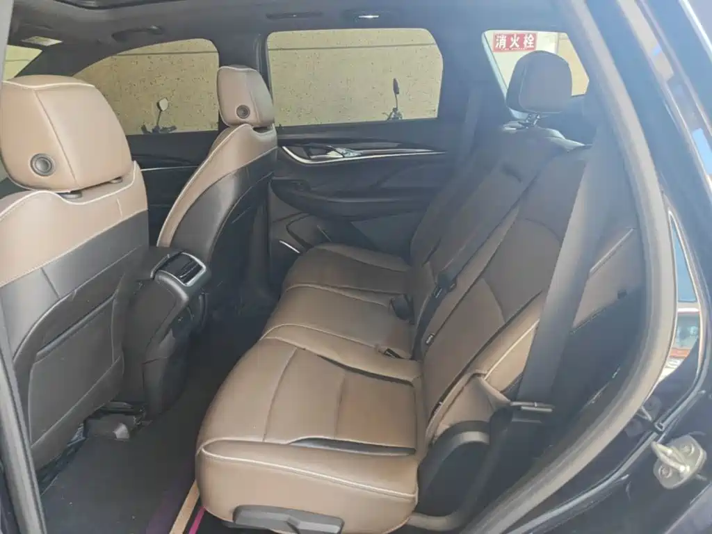 Buick Enclave — миниатюра 17