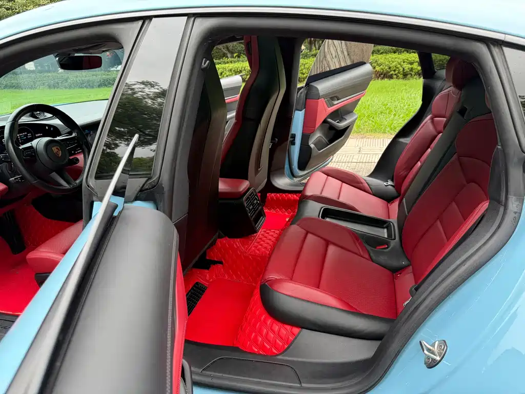 Porsche Taycan — миниатюра 7