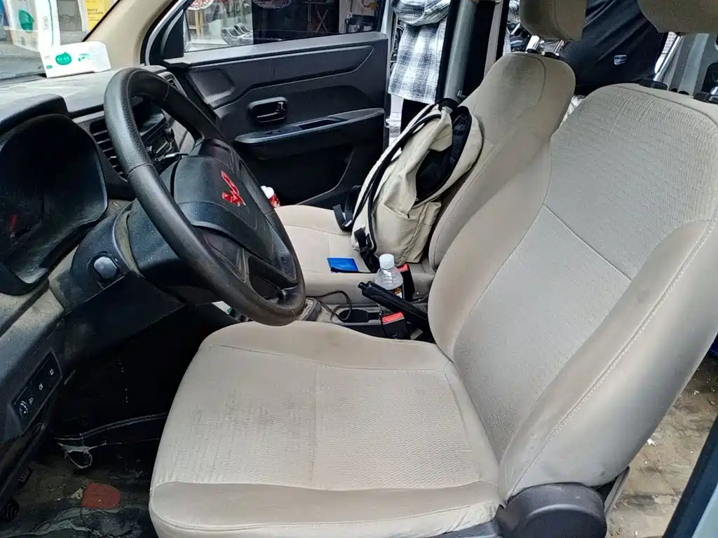 Wuling Hongguang V — миниатюра 12