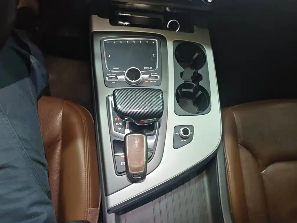 Audi Q7 — миниатюра 14