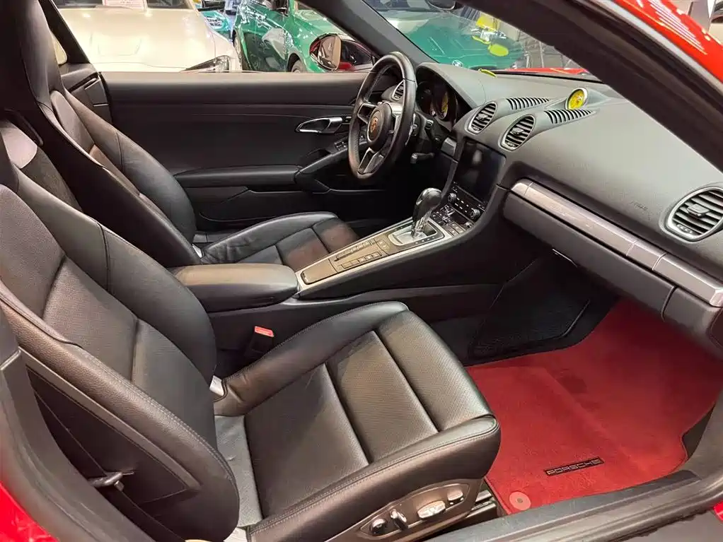 Porsche 718 2018 Cayman 2.0T