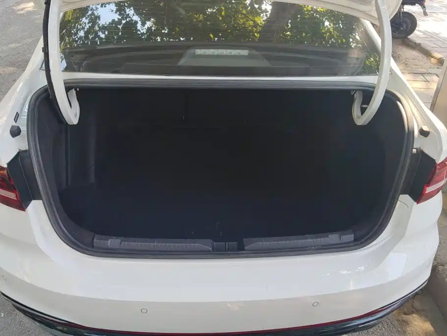 Volkswagen Lavida — миниатюра 4