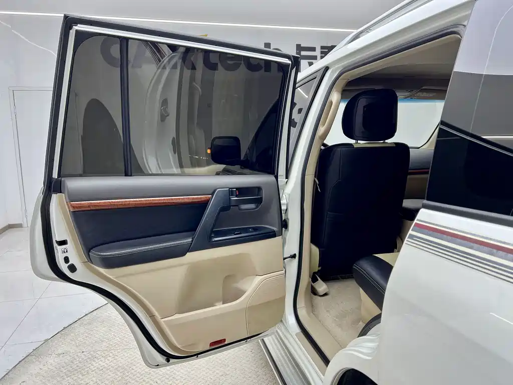Toyota Land Cruiser — миниатюра 13