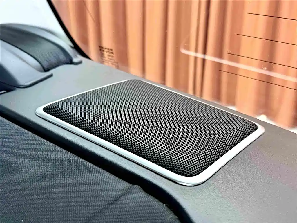Land Rover Range Rover — миниатюра 17