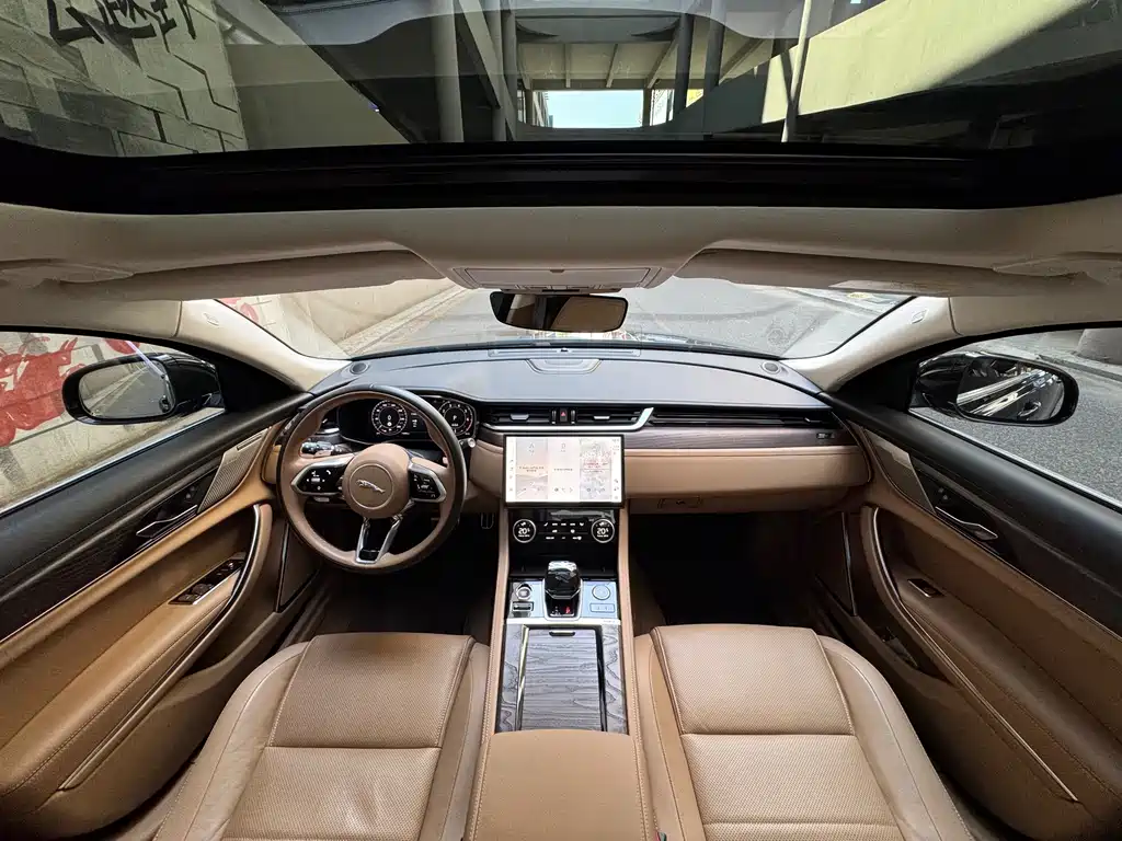 Jaguar XFL — миниатюра 5