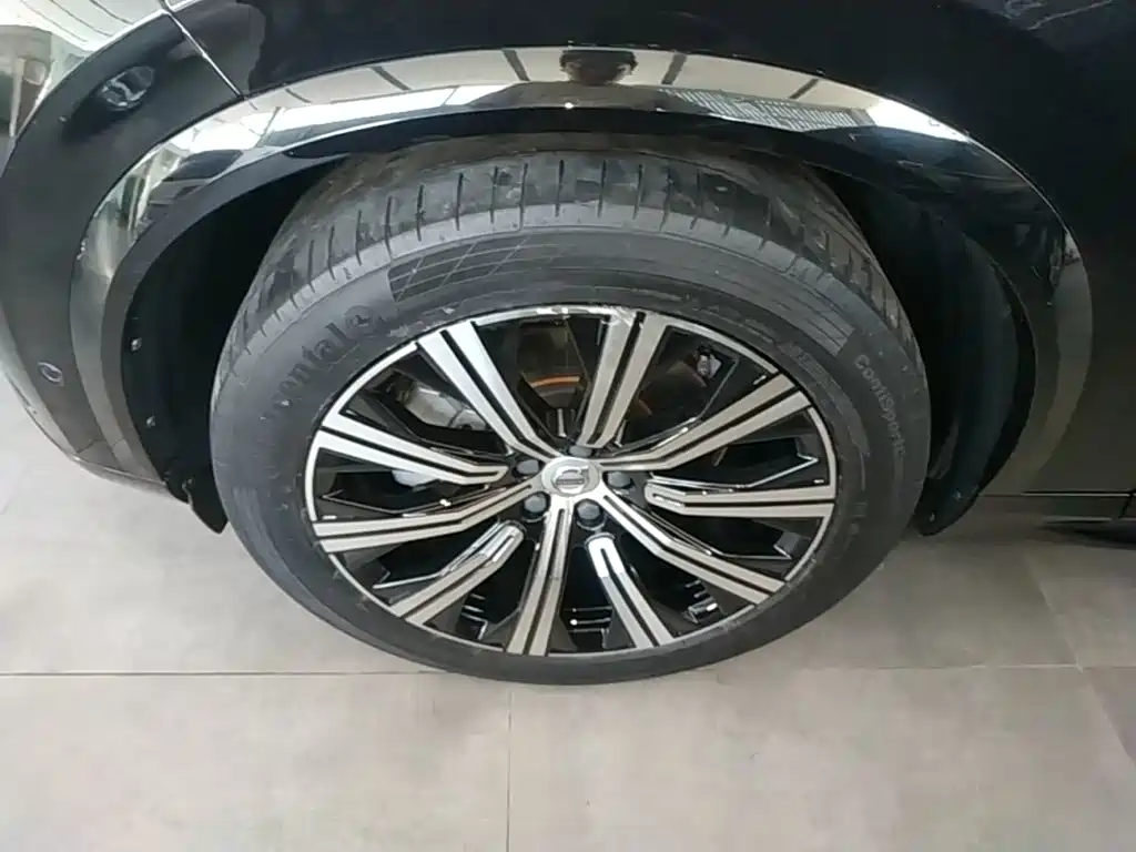 Volvo XC90 — миниатюра 23