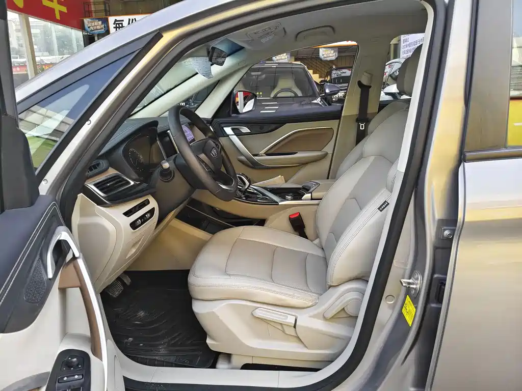 Geely Jia Ji — миниатюра 3