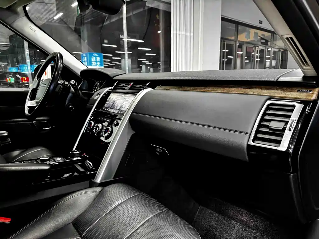 Land Rover Discovery — миниатюра 7