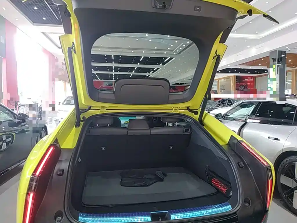 XPeng P7 — миниатюра 19