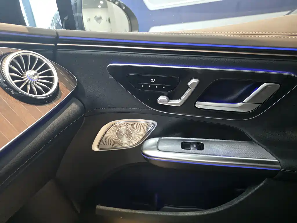 Mercedes-Benz EQE 2025 500 4MATIC