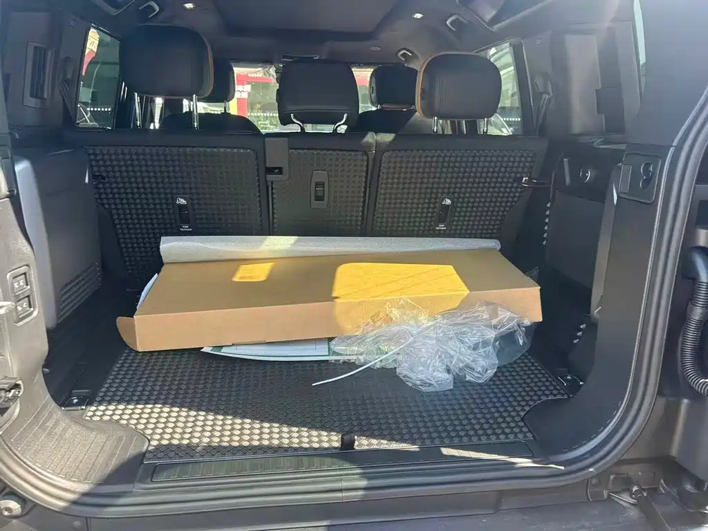 Land Rover Defender — миниатюра 6