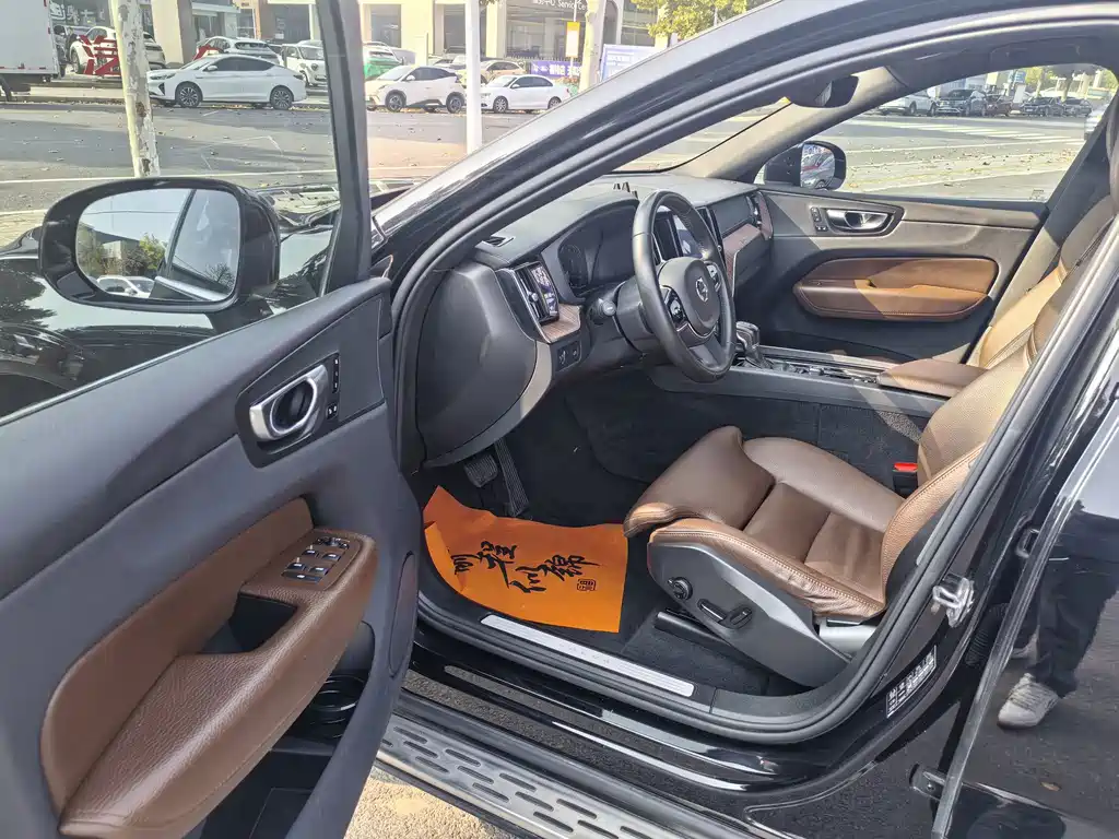 Volvo XC60 — миниатюра 4