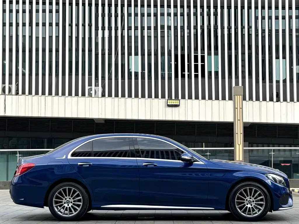 Mercedes-Benz C-Class — миниатюра 8
