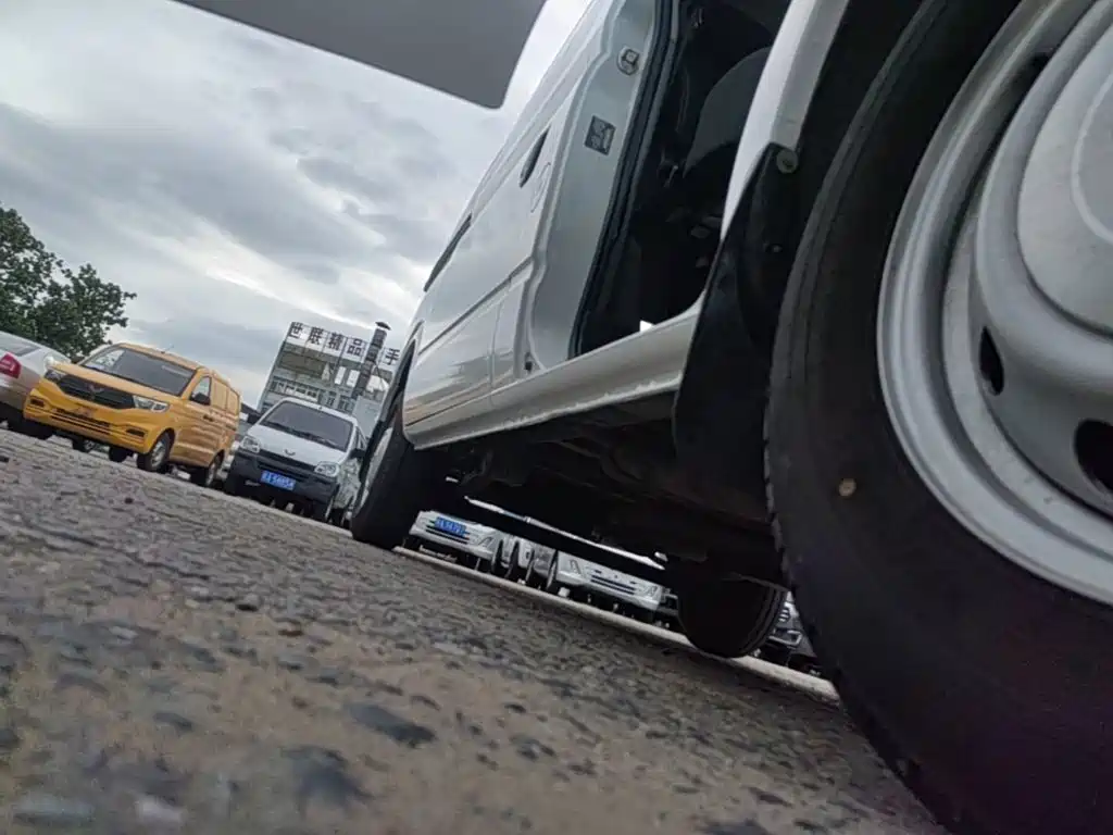 MAXUS V80 — миниатюра 21