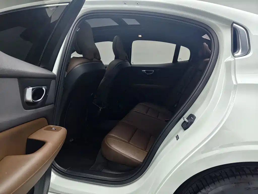 Volvo S60 — миниатюра 11