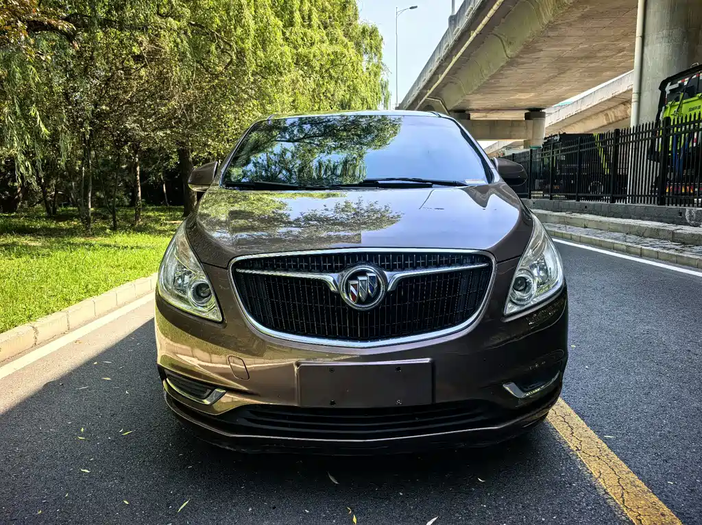 Buick GL8 — миниатюра 2