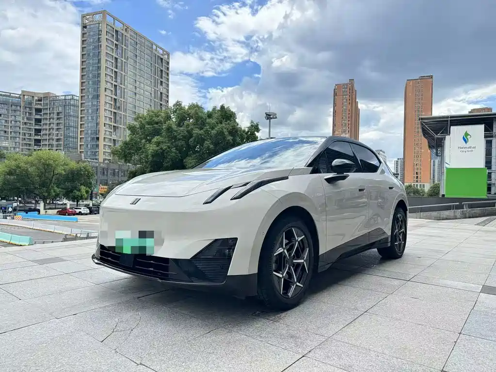 Lynk & Co Z20