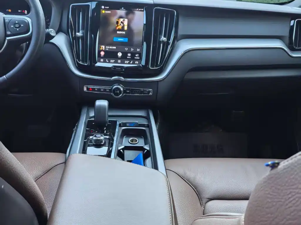 Volvo XC60 — миниатюра 8