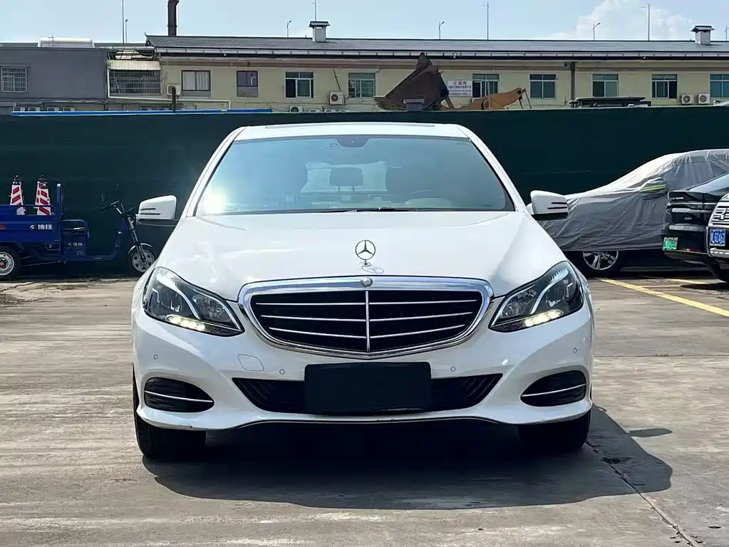 Mercedes-Benz E-Class — миниатюра 2