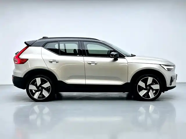 Volvo XC40 NEV — миниатюра 9