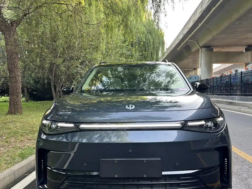 Leapmotor C16