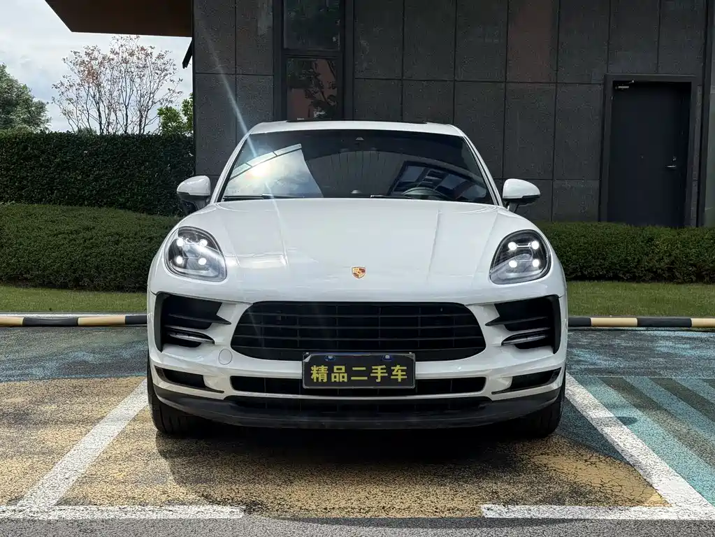 Porsche Macan — миниатюра 2