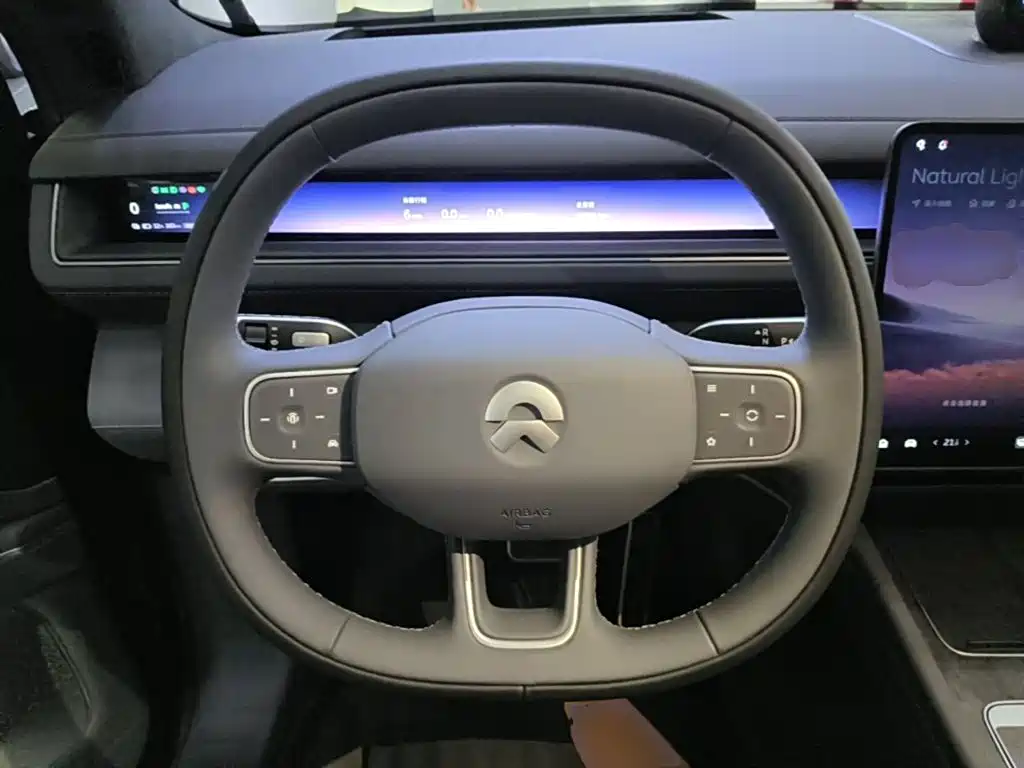 NIO ES8 — миниатюра 11
