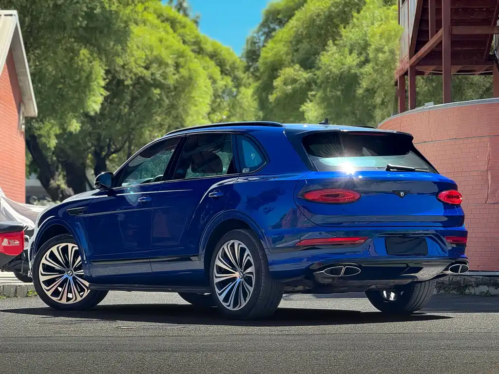 Bentley Bentayga — миниатюра 14