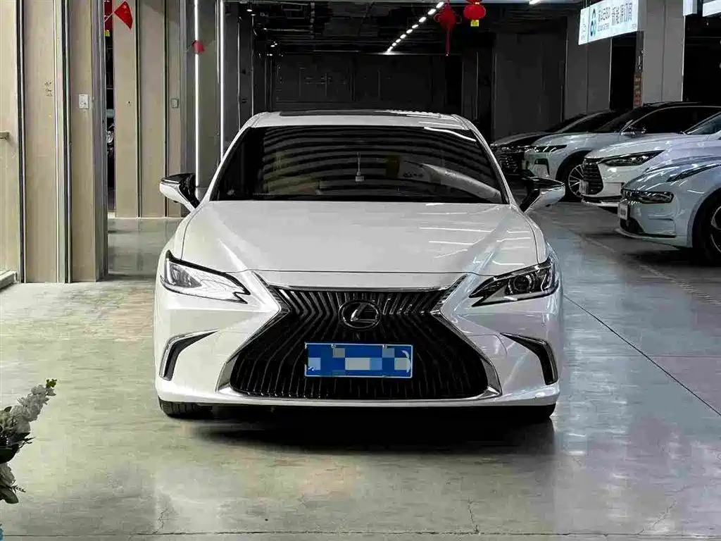 Lexus ES — миниатюра 2