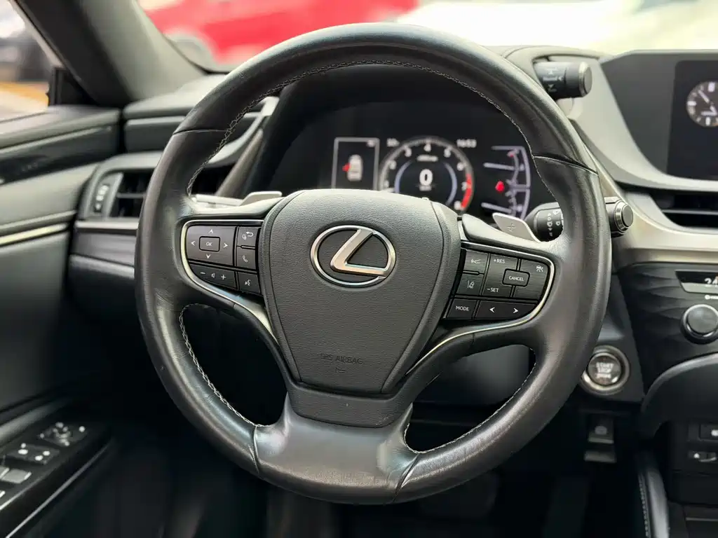 Lexus ES — миниатюра 2