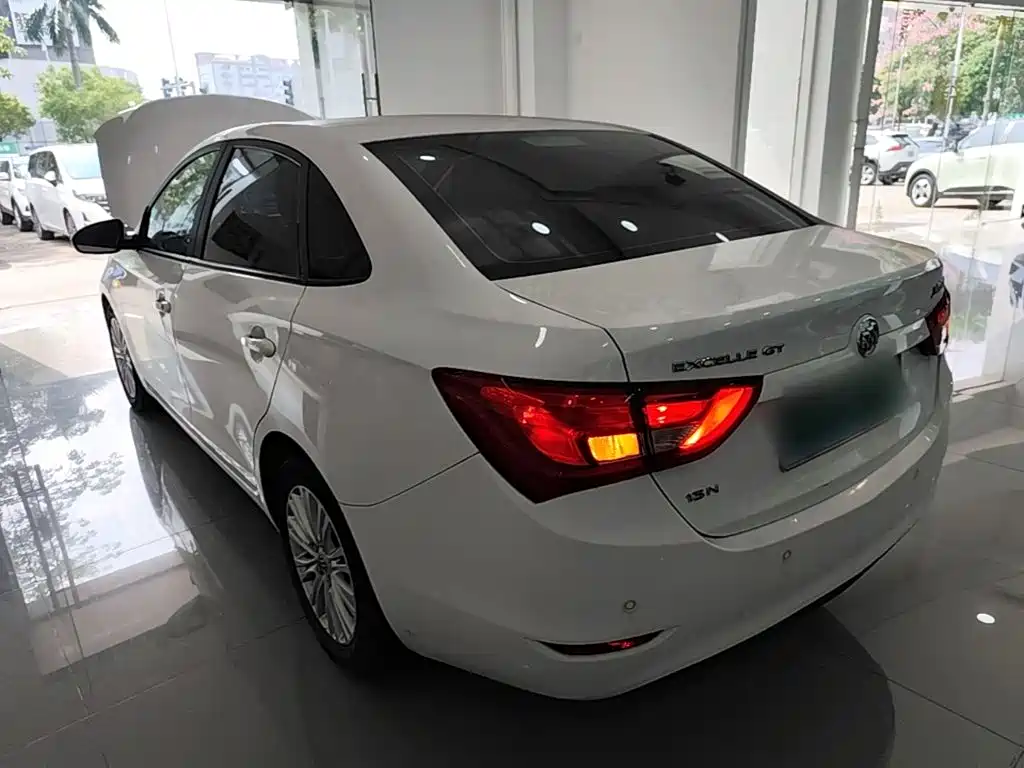 Buick Excelle — миниатюра 5