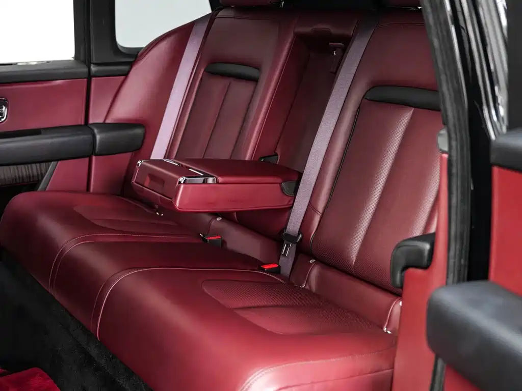 Rolls-Royce Cullinan 2018 мест