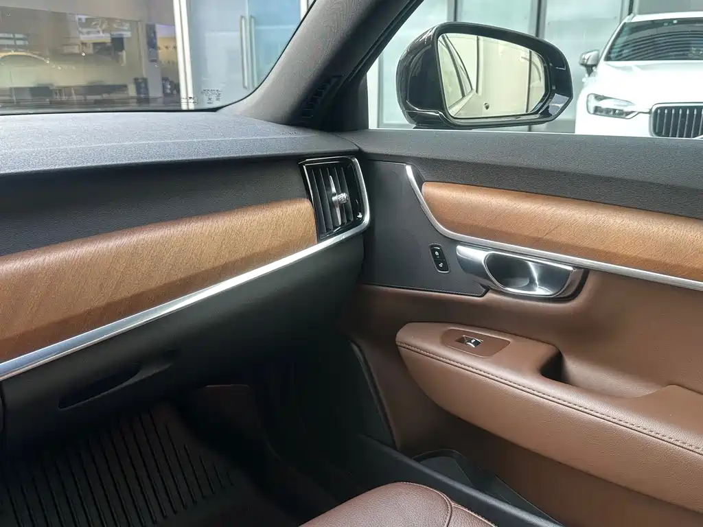 Volvo S90 — миниатюра 11