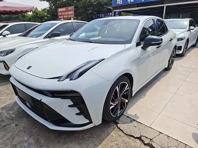 2022 Lynk & Co 03