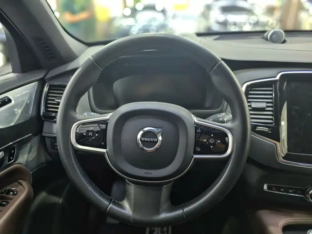 Volvo XC90 2021 B6 Luxury 7 мест