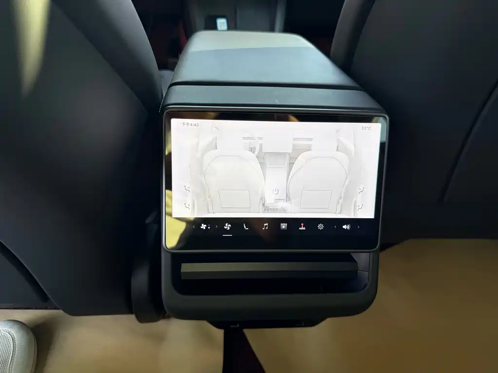 Tesla Model 3 — миниатюра 6