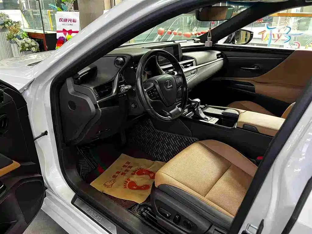 Lexus ES — миниатюра 6