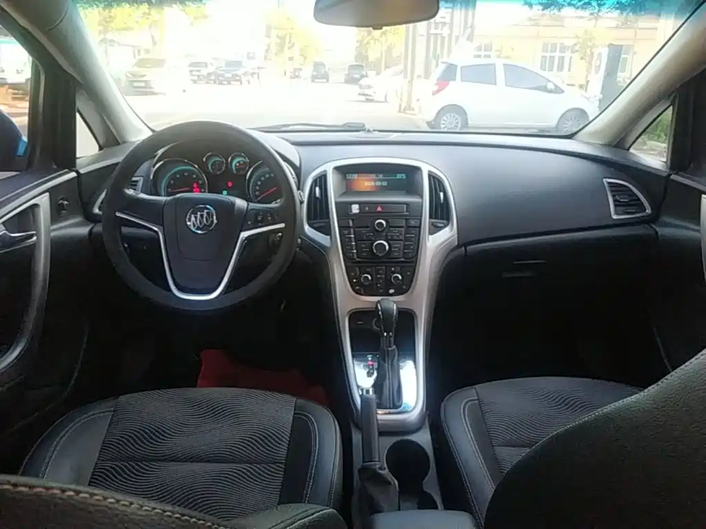 Buick Excelle — миниатюра 10