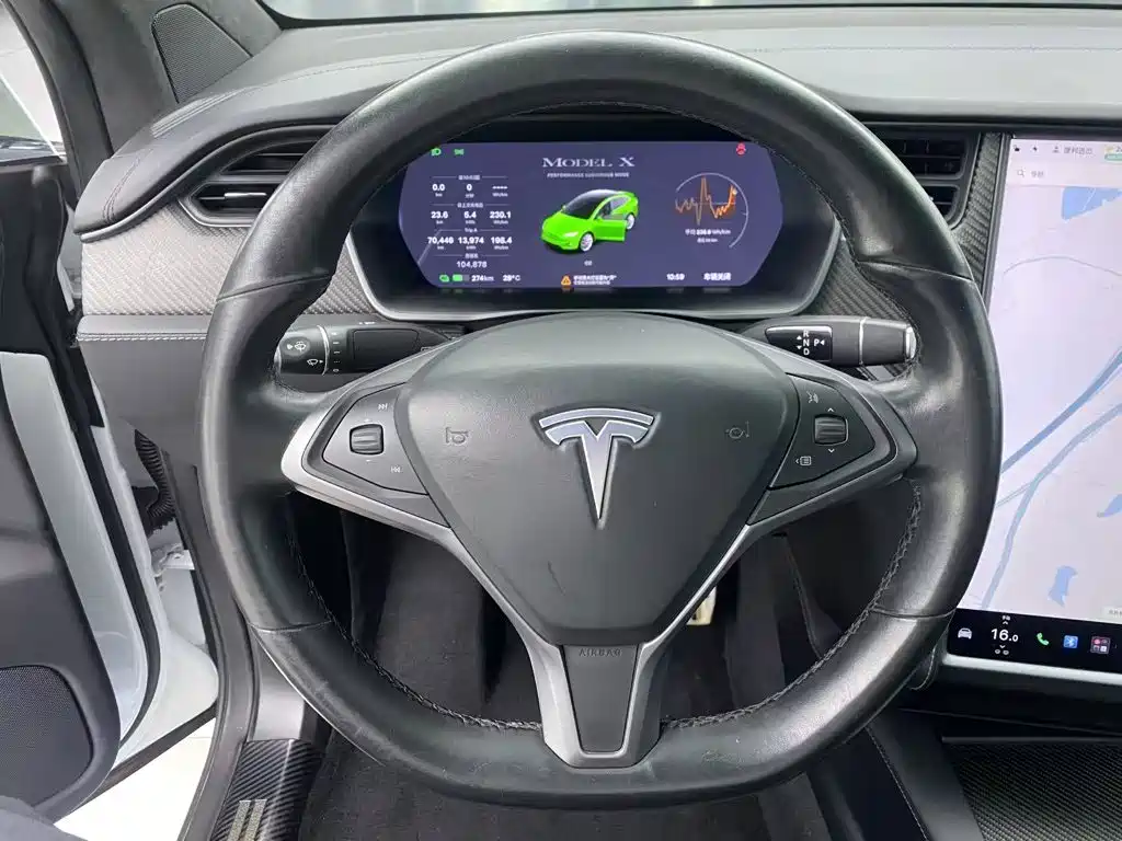 Tesla Model X — миниатюра 15