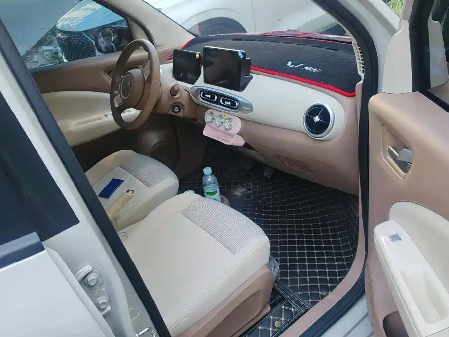 Wuling MINIEV — миниатюра 8