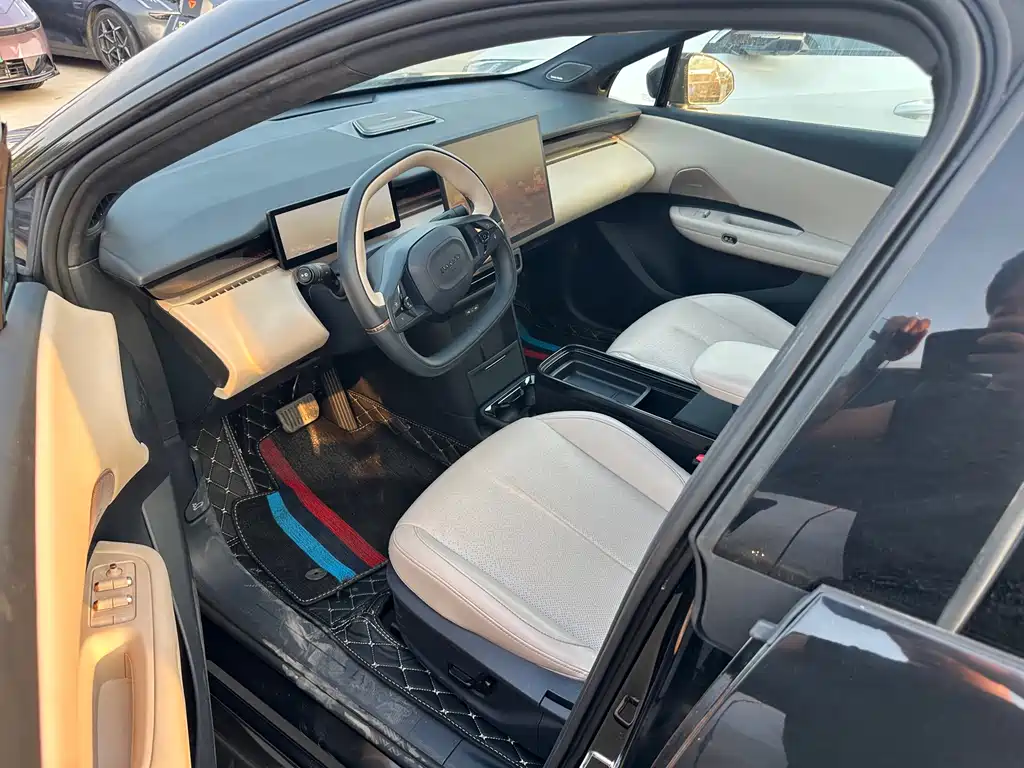 Lynk & Co Z20 — миниатюра 4
