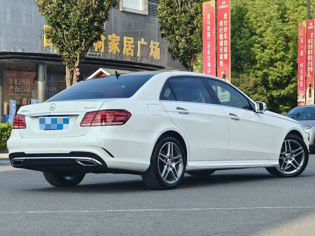 Mercedes-Benz E-Class — миниатюра 10