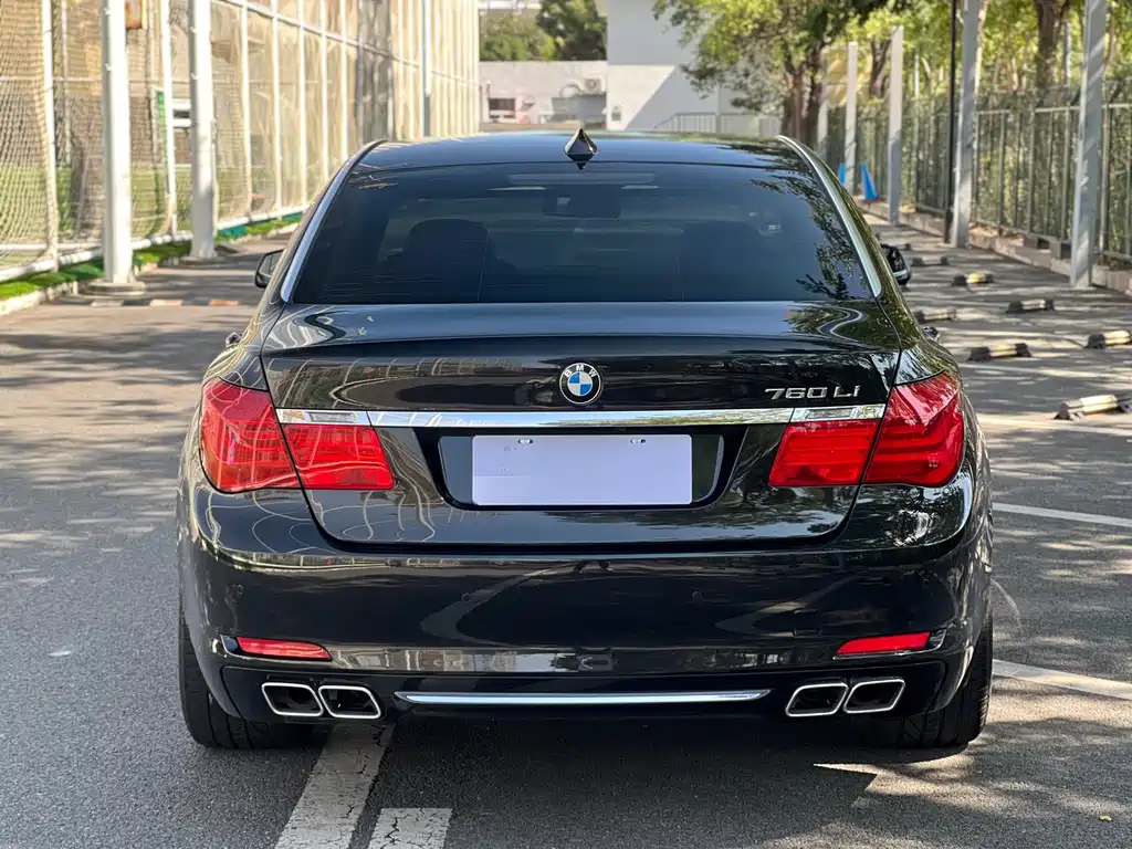 BMW 7 Series — миниатюра 5